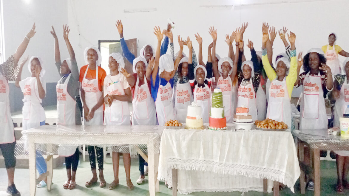 Trainees of Goshem a baking school